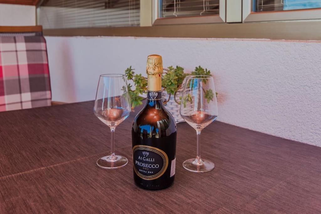 Apartment Roko - Up To 4 People With Free Parking Zadar Exterior photo